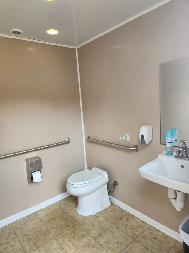 Portable toilet rentals for landscaping crews in Stevensville, Michigan
